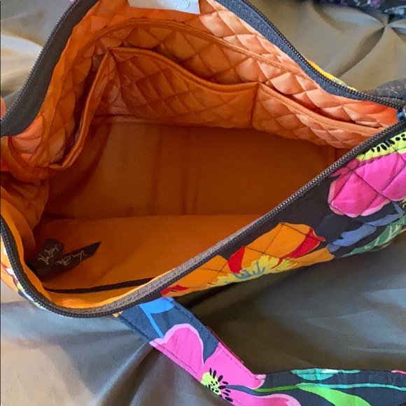 Very Bradley cross body - Picture 2 of 3